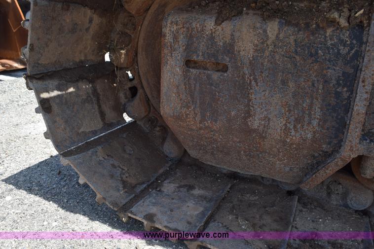 image for item K6052 2004 John Deere 200C LC excavator