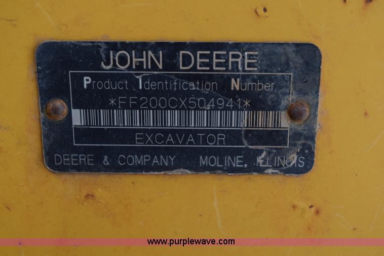 image for item K6052 2004 John Deere 200C LC excavator