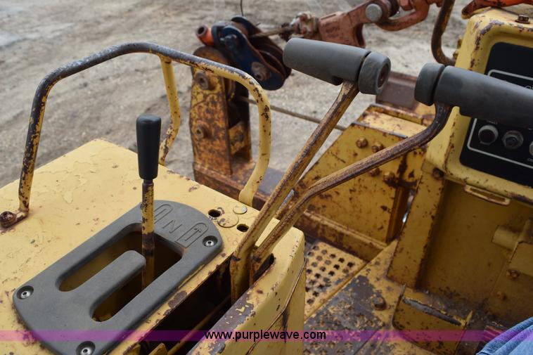 image for item K6055 1988 Caterpillar D4H dozer
