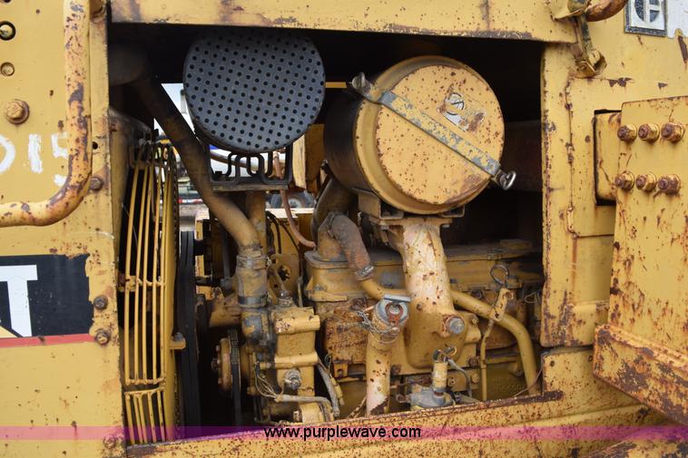 image for item K6055 1988 Caterpillar D4H dozer