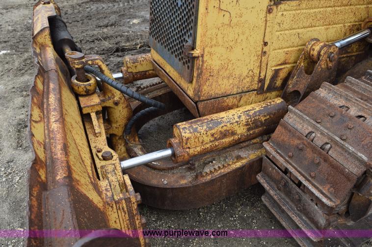 image for item K6055 1988 Caterpillar D4H dozer