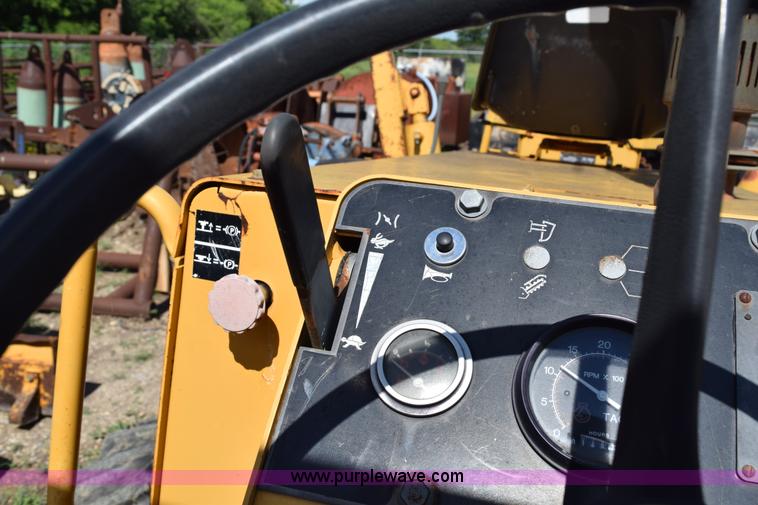 image for item K6057 1999 Vermeer V8550A trencher