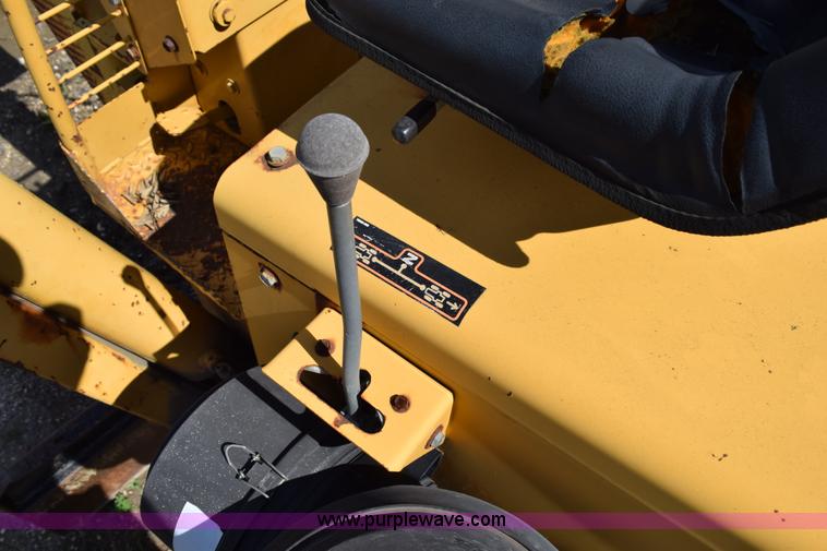 image for item K6057 1999 Vermeer V8550A trencher