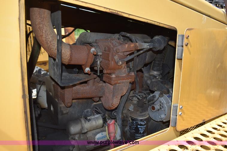 image for item K6057 1999 Vermeer V8550A trencher