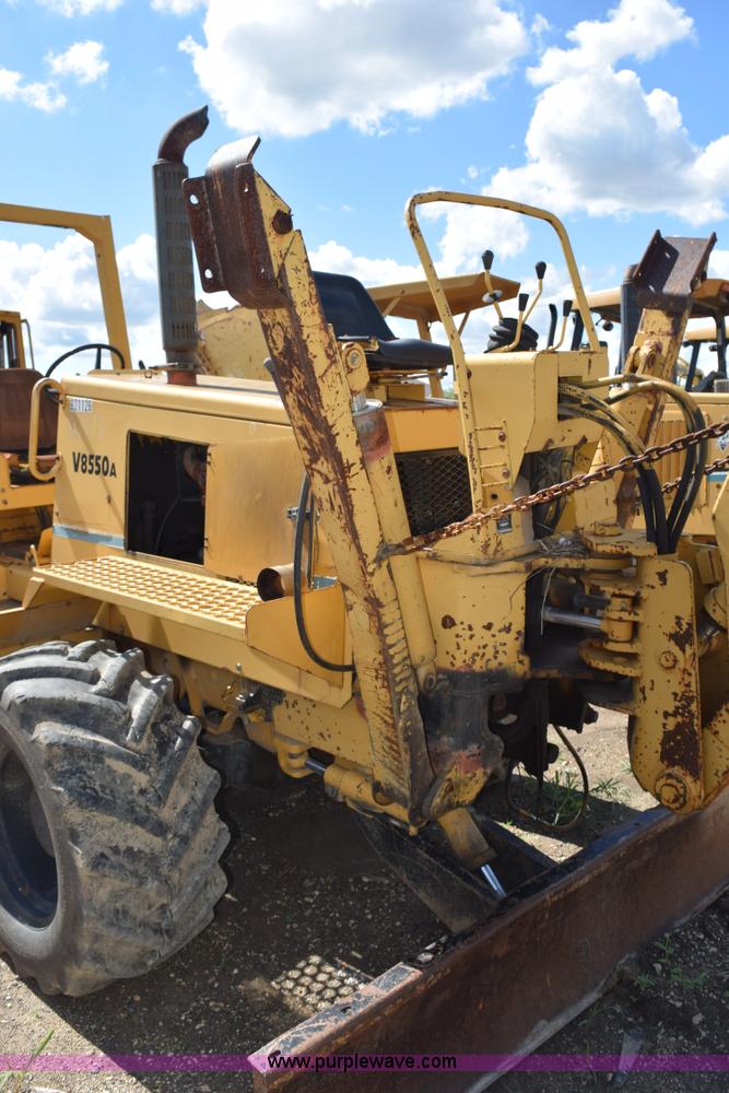 image for item K6057 1999 Vermeer V8550A trencher