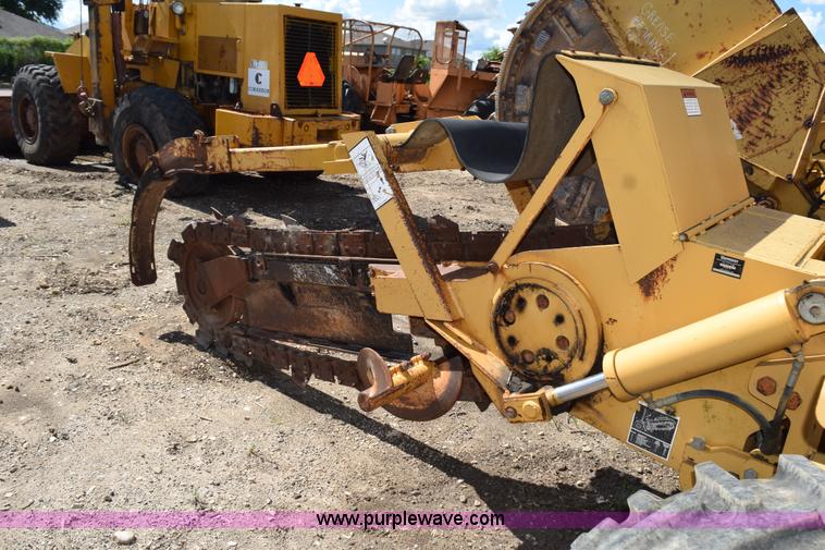 image for item K6057 1999 Vermeer V8550A trencher
