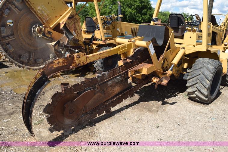 image for item K6057 1999 Vermeer V8550A trencher