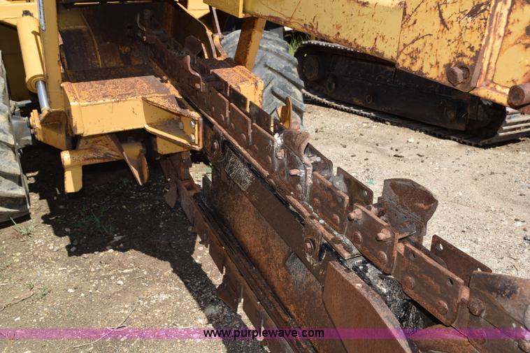 image for item K6057 1999 Vermeer V8550A trencher