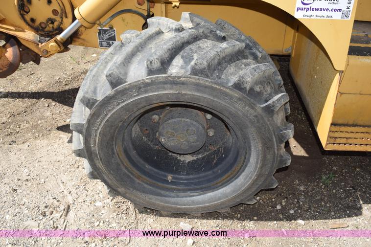 image for item K6057 1999 Vermeer V8550A trencher