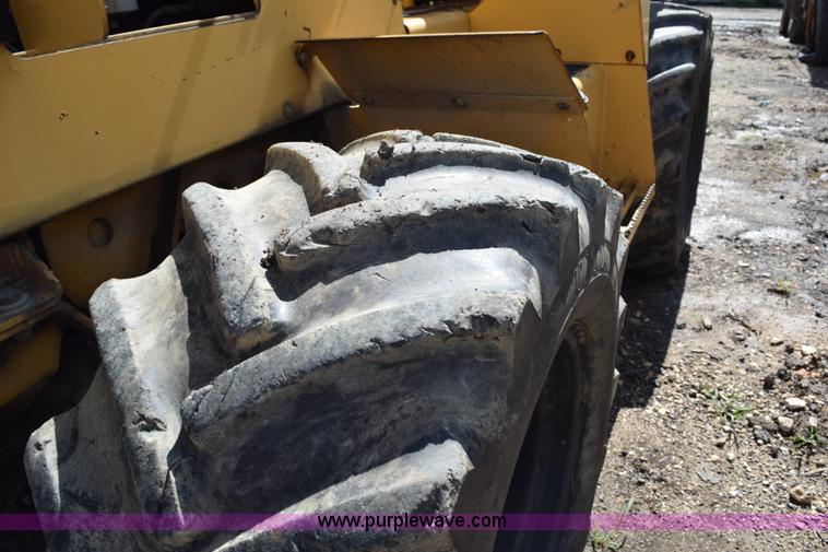 image for item K6057 1999 Vermeer V8550A trencher