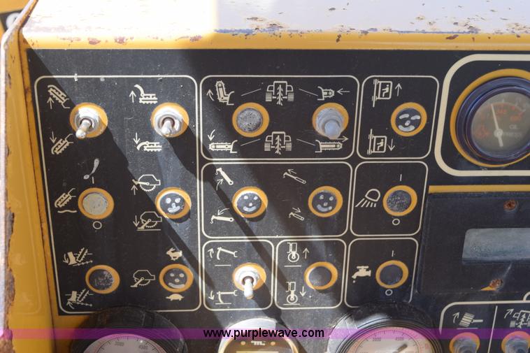 image for item K6062 2002 Vermeer T655 Commander II trencher