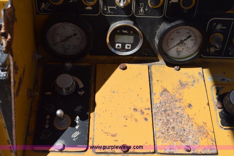 image for item K6062 2002 Vermeer T655 Commander II trencher