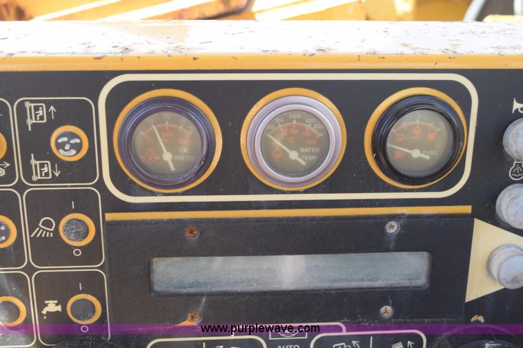 image for item K6062 2002 Vermeer T655 Commander II trencher