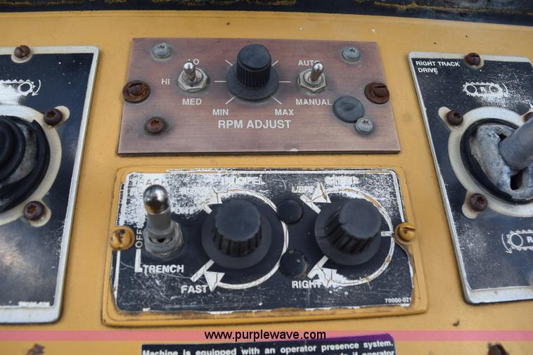 image for item K6063 1999 Vermeer T455 trencher