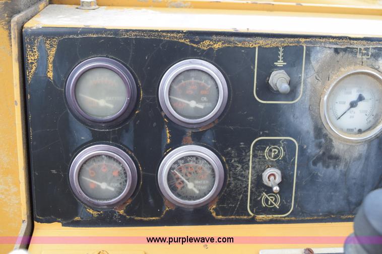 image for item K6063 1999 Vermeer T455 trencher