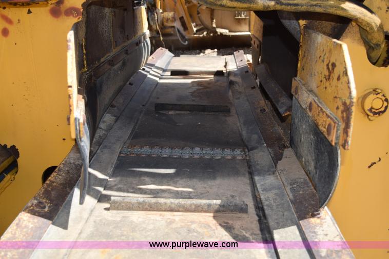 image for item K6063 1999 Vermeer T455 trencher