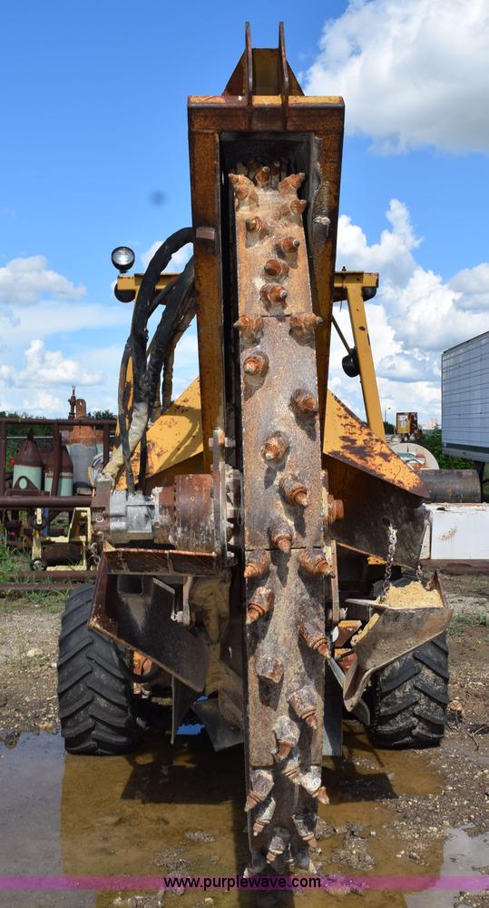 image for item K6065 1993 Vermeer V8050 rock saw