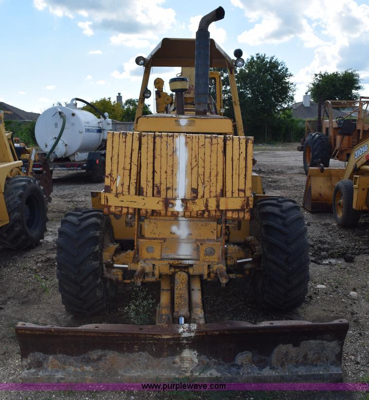 image for item K6065 1993 Vermeer V8050 rock saw