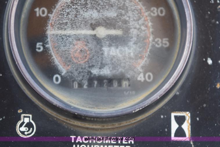 image for item K6065 1993 Vermeer V8050 rock saw