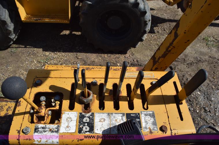 image for item K6065 1993 Vermeer V8050 rock saw