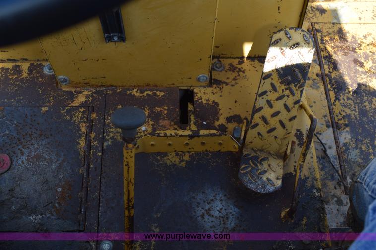 image for item K6065 1993 Vermeer V8050 rock saw