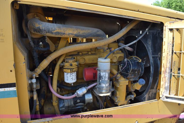 image for item K6065 1993 Vermeer V8050 rock saw