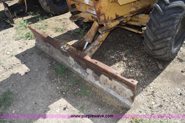 image for item K6065 1993 Vermeer V8050 rock saw