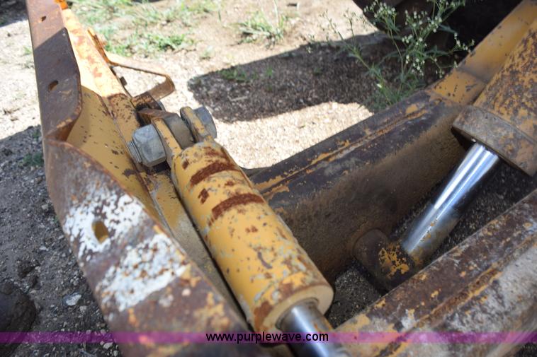 image for item K6065 1993 Vermeer V8050 rock saw