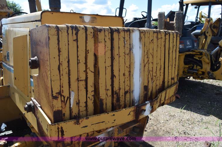 image for item K6065 1993 Vermeer V8050 rock saw