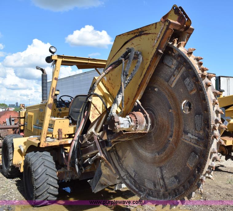 image for item K6065 1993 Vermeer V8050 rock saw