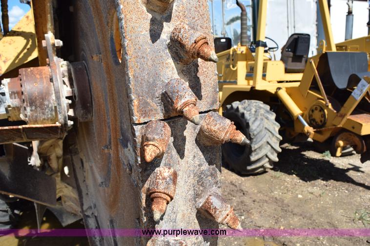 image for item K6065 1993 Vermeer V8050 rock saw