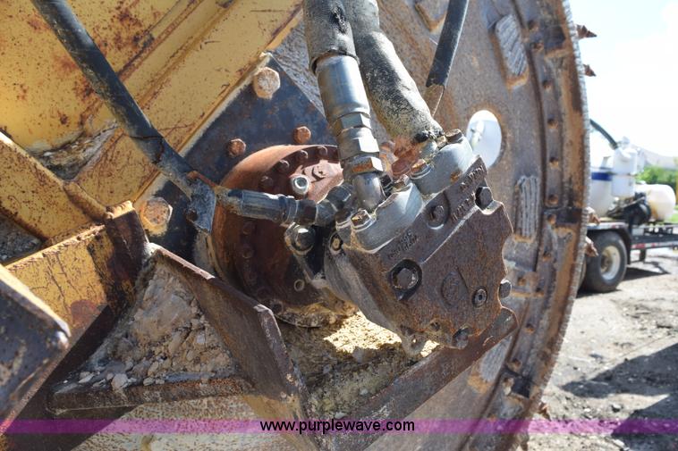 image for item K6065 1993 Vermeer V8050 rock saw