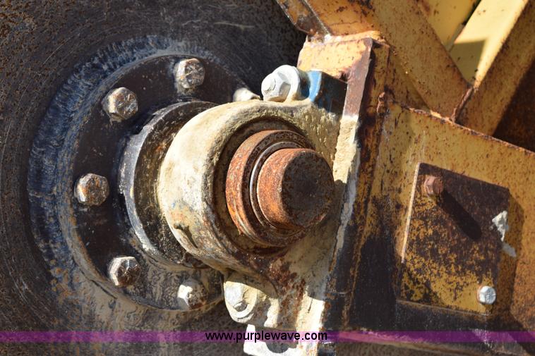 image for item K6065 1993 Vermeer V8050 rock saw