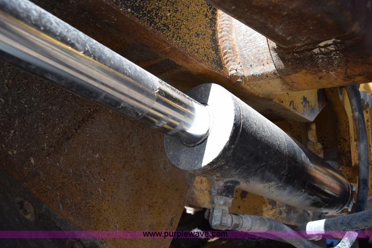 image for item K6065 1993 Vermeer V8050 rock saw