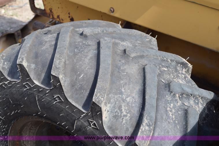 image for item K6065 1993 Vermeer V8050 rock saw