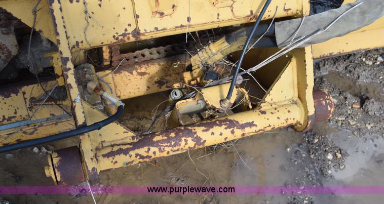 image for item K6065 1993 Vermeer V8050 rock saw