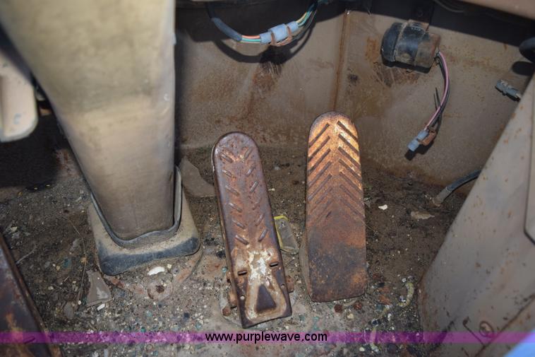 image for item K6066 1985 Caterpillar 936 wheel loader