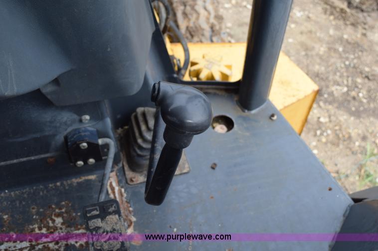 image for item K6068 2002 John Deere 310SG backhoe