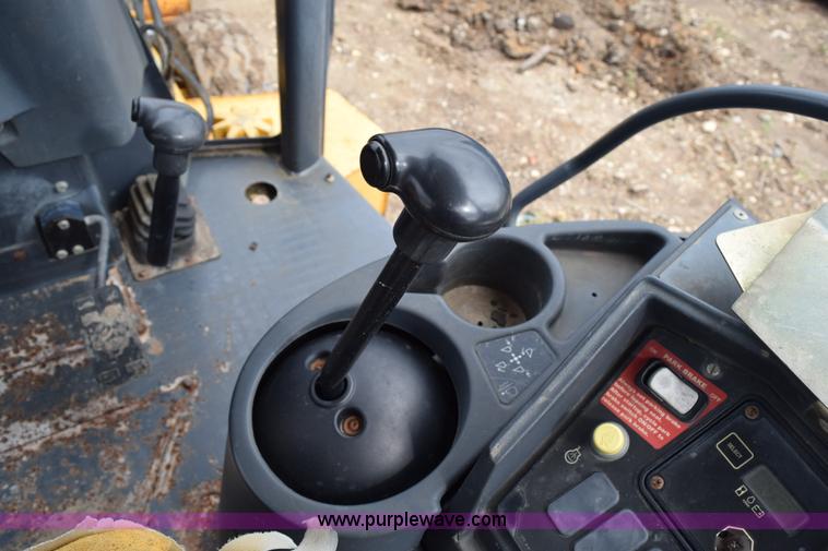 image for item K6068 2002 John Deere 310SG backhoe