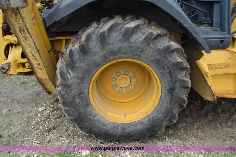 image for item K6068 2002 John Deere 310SG backhoe