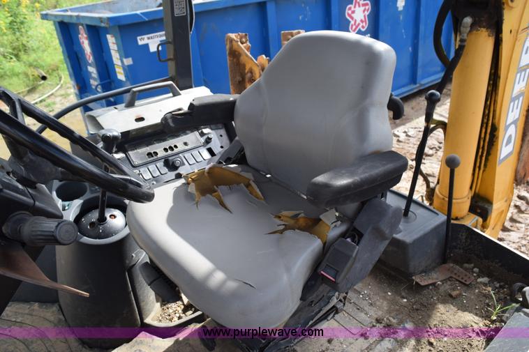 image for item K6069 2005 John Deere 310SG backhoe