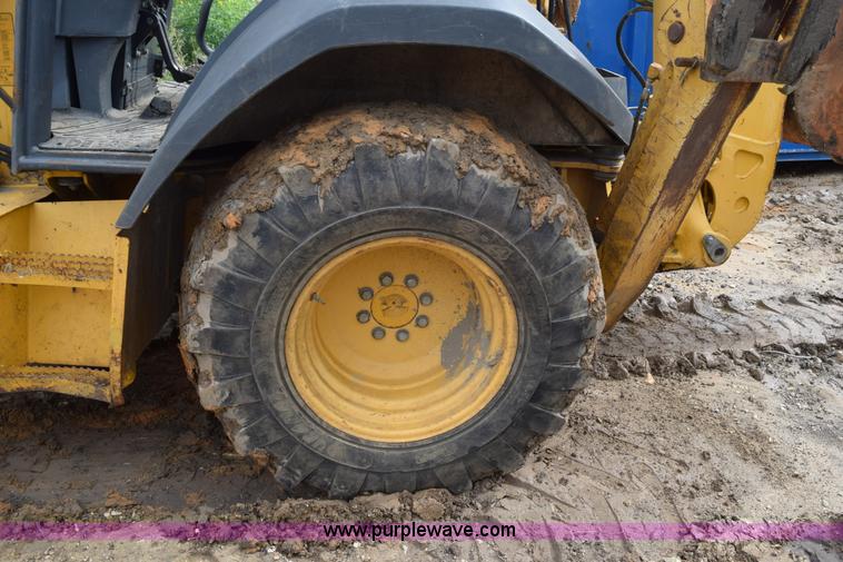image for item K6069 2005 John Deere 310SG backhoe