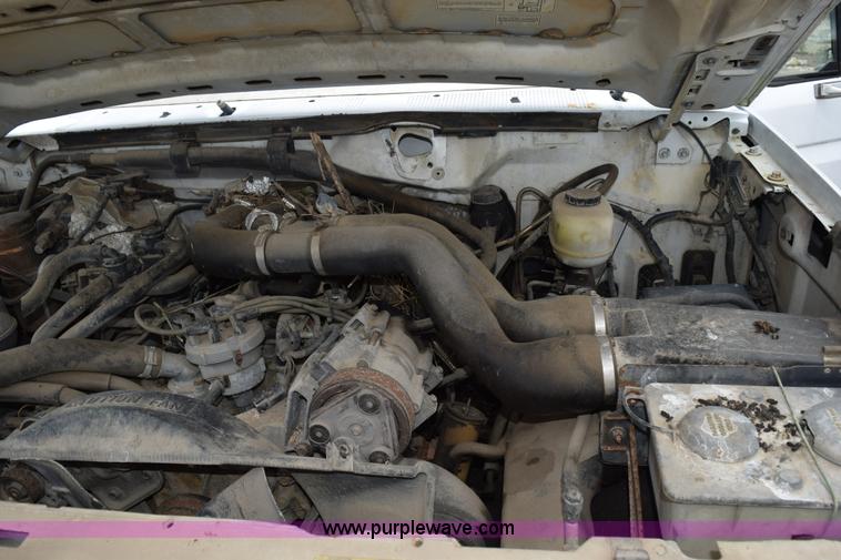 image for item K6072 1997 Ford F450 Super Duty truck cab and chassis