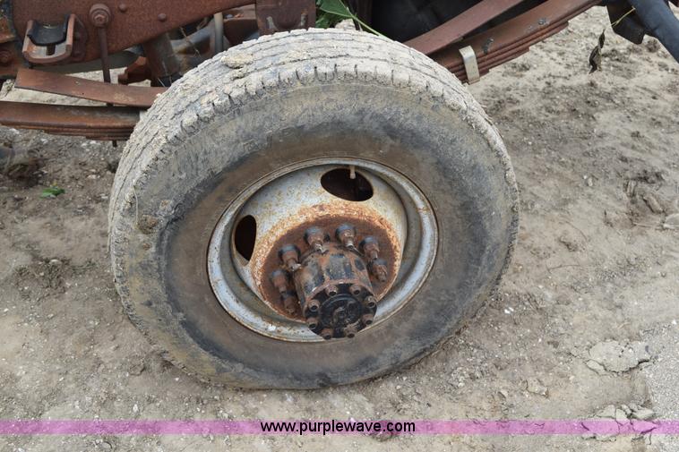 image for item K6072 1997 Ford F450 Super Duty truck cab and chassis