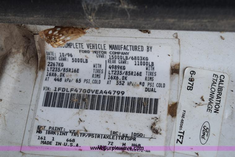 image for item K6072 1997 Ford F450 Super Duty truck cab and chassis