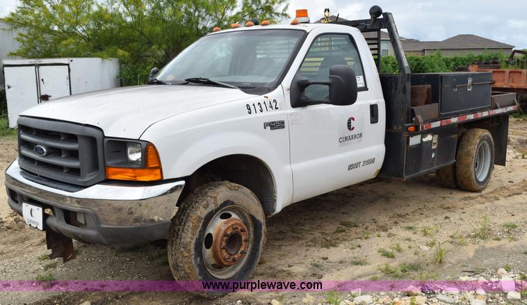 image for item K6073 1999 Ford F450 flatbed truck