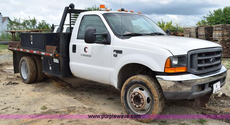 image for item K6073 1999 Ford F450 flatbed truck