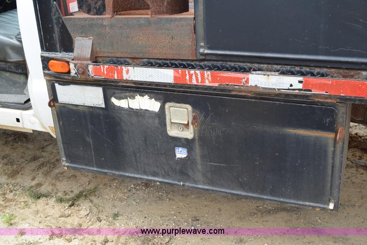 image for item K6073 1999 Ford F450 flatbed truck