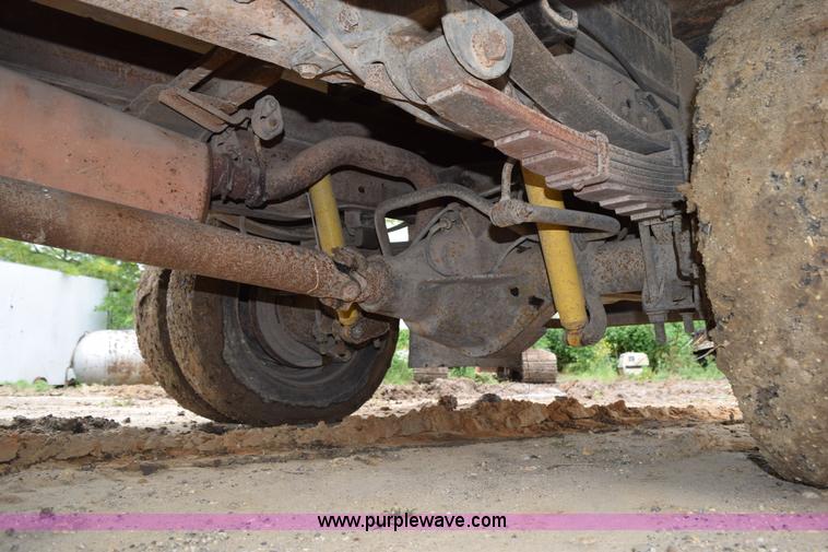 image for item K6073 1999 Ford F450 flatbed truck