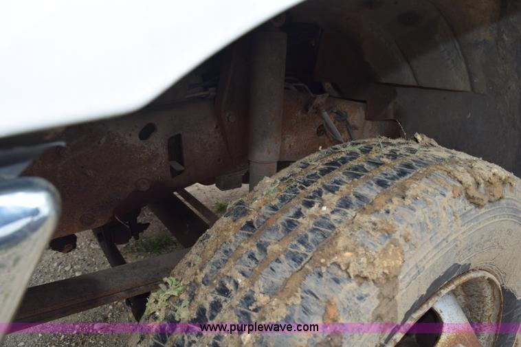 image for item K6073 1999 Ford F450 flatbed truck